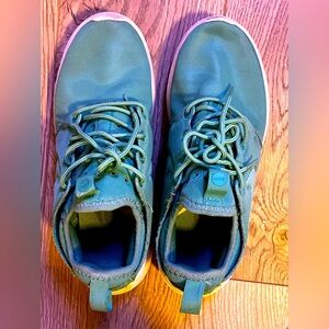 Nike Women’s blue Sneakers size 6.5